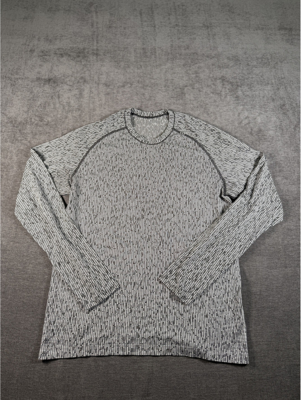 Lululemon Metal Vent Tech Men's Long Sleeve Crew Neck Shirt, Size Medium